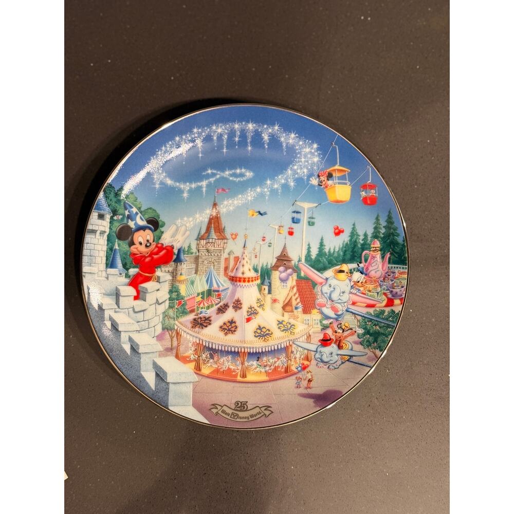 Vintage 1996 Walt Disney World 25th Anniversary Decorative Plate Fantasyland - Picture 2 of 9